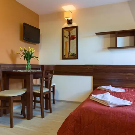 Bed & Breakfast Szarotka 2*