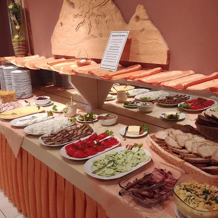 Bed and breakfast Szarotka 2*