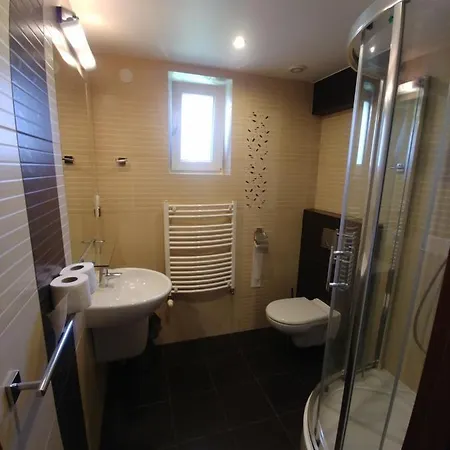 Bed & Breakfast Szarotka 2*